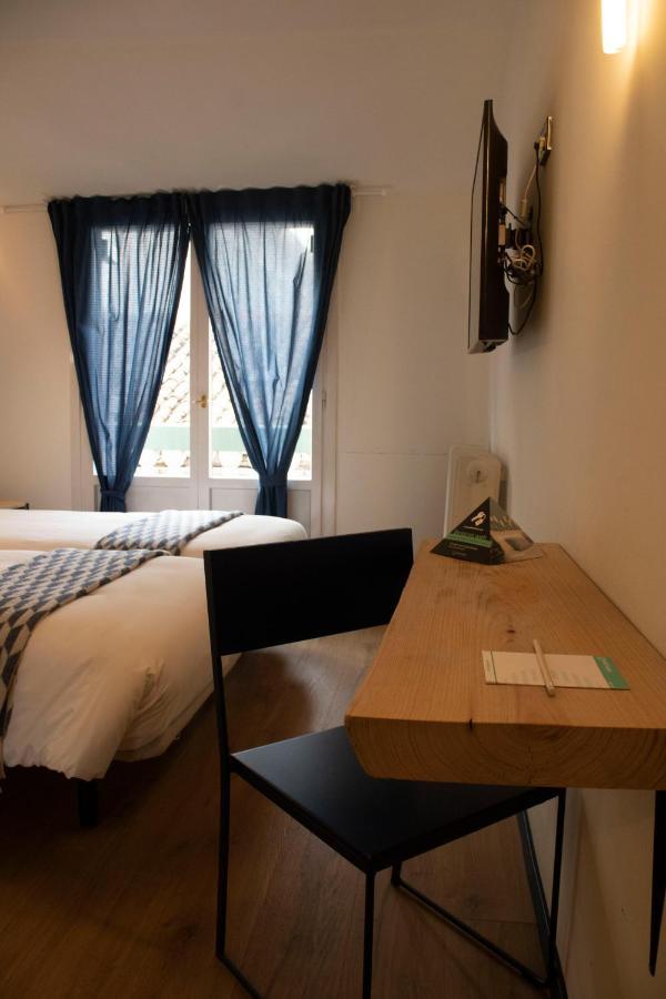 Hotel Alda Jolio Jaca Bagian luar foto