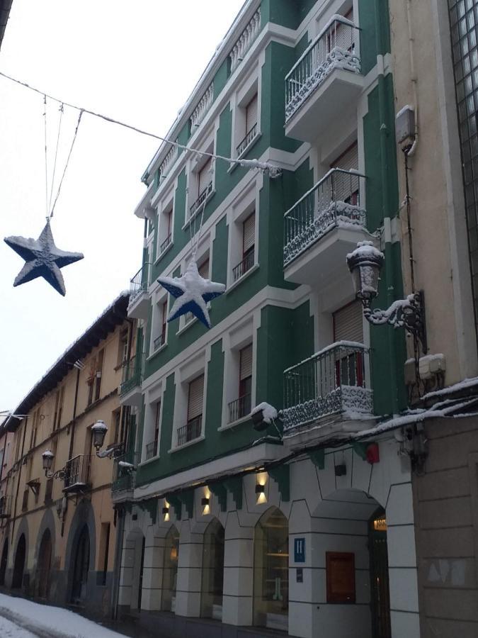Hotel Alda Jolio Jaca Bagian luar foto
