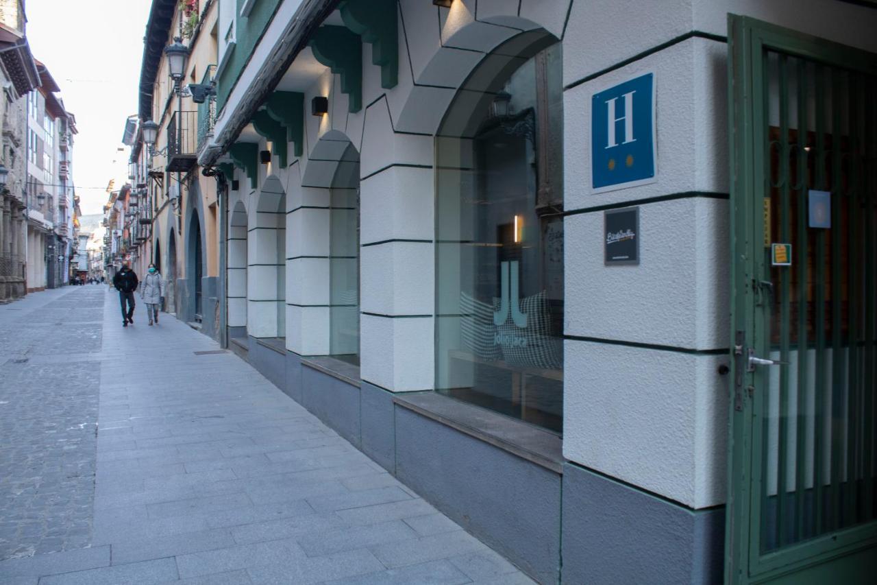 Hotel Alda Jolio Jaca Bagian luar foto