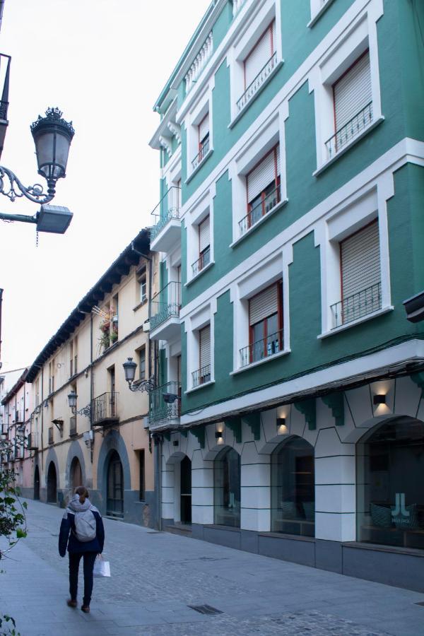 Hotel Alda Jolio Jaca Bagian luar foto