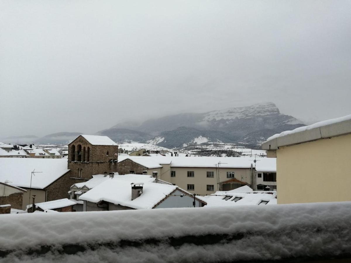 Hotel Alda Jolio Jaca Bagian luar foto