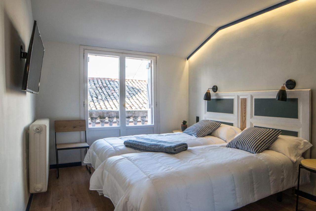 Hotel Alda Jolio Jaca Bagian luar foto