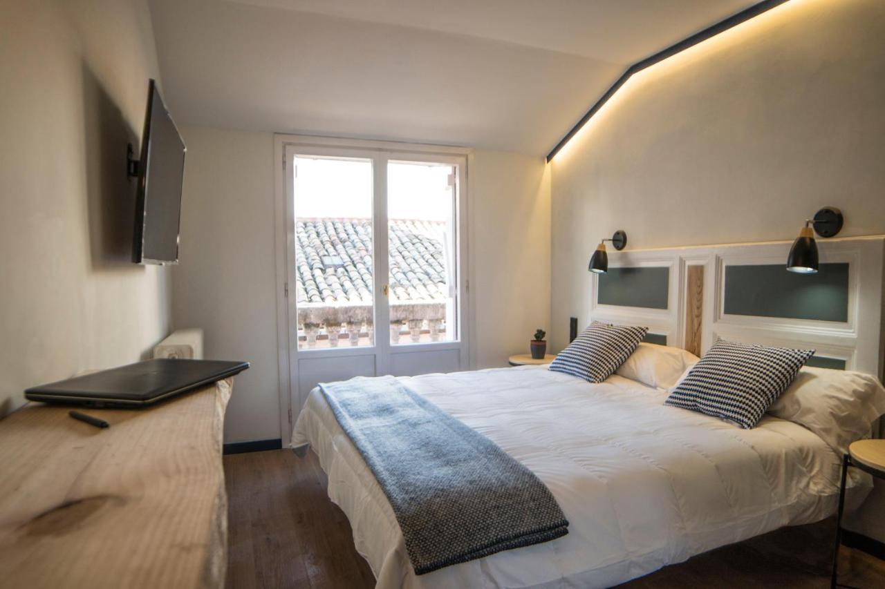 Hotel Alda Jolio Jaca Bagian luar foto