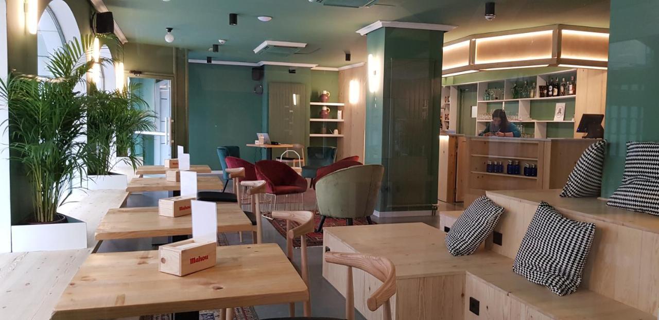 Hotel Alda Jolio Jaca Bagian luar foto