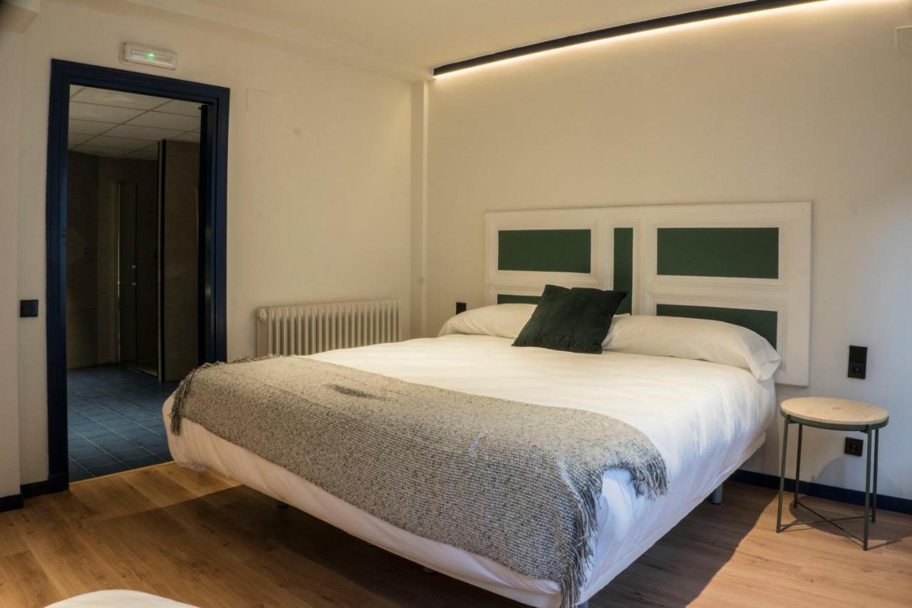 Hotel Alda Jolio Jaca Bagian luar foto