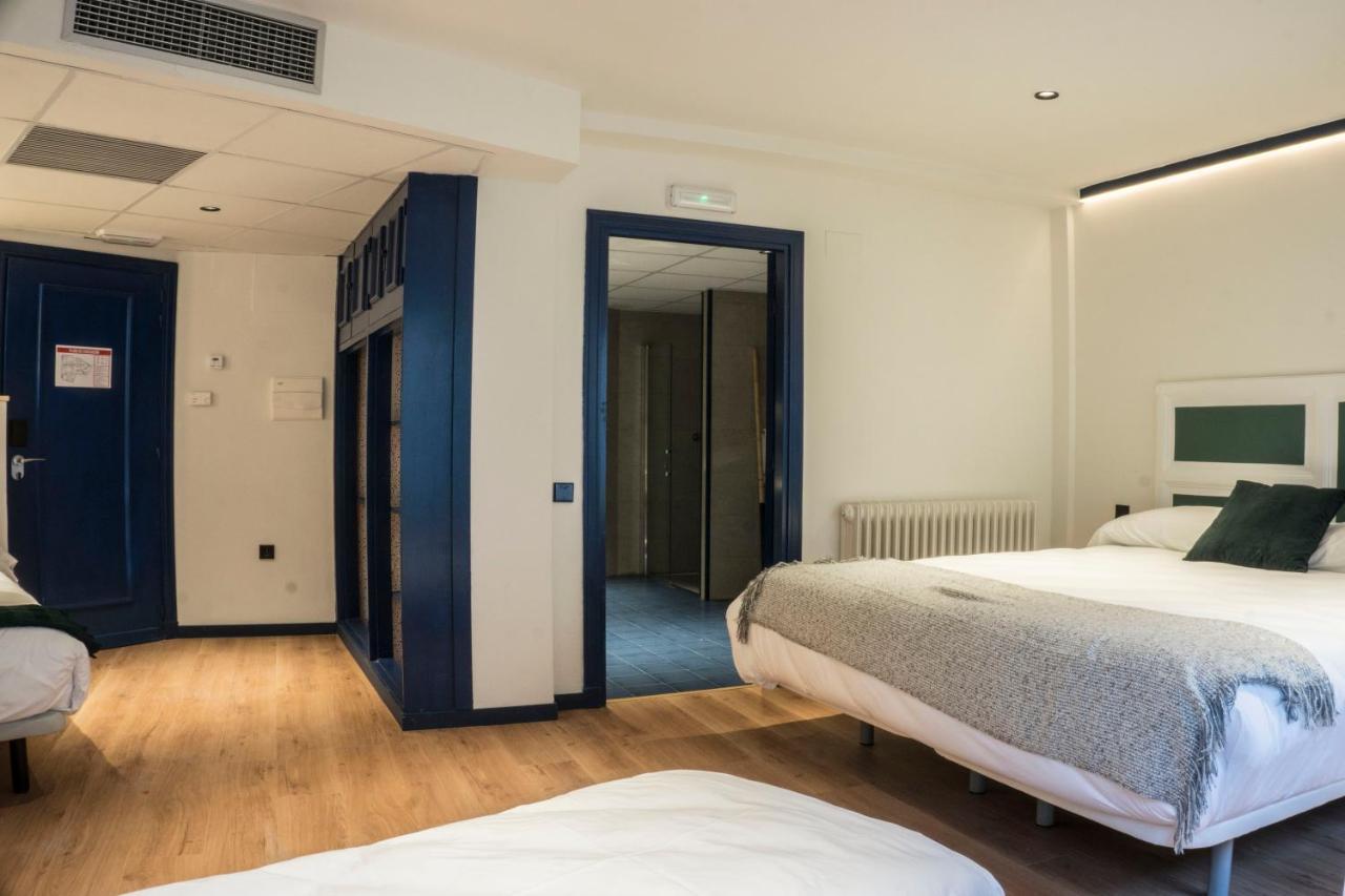 Hotel Alda Jolio Jaca Bagian luar foto